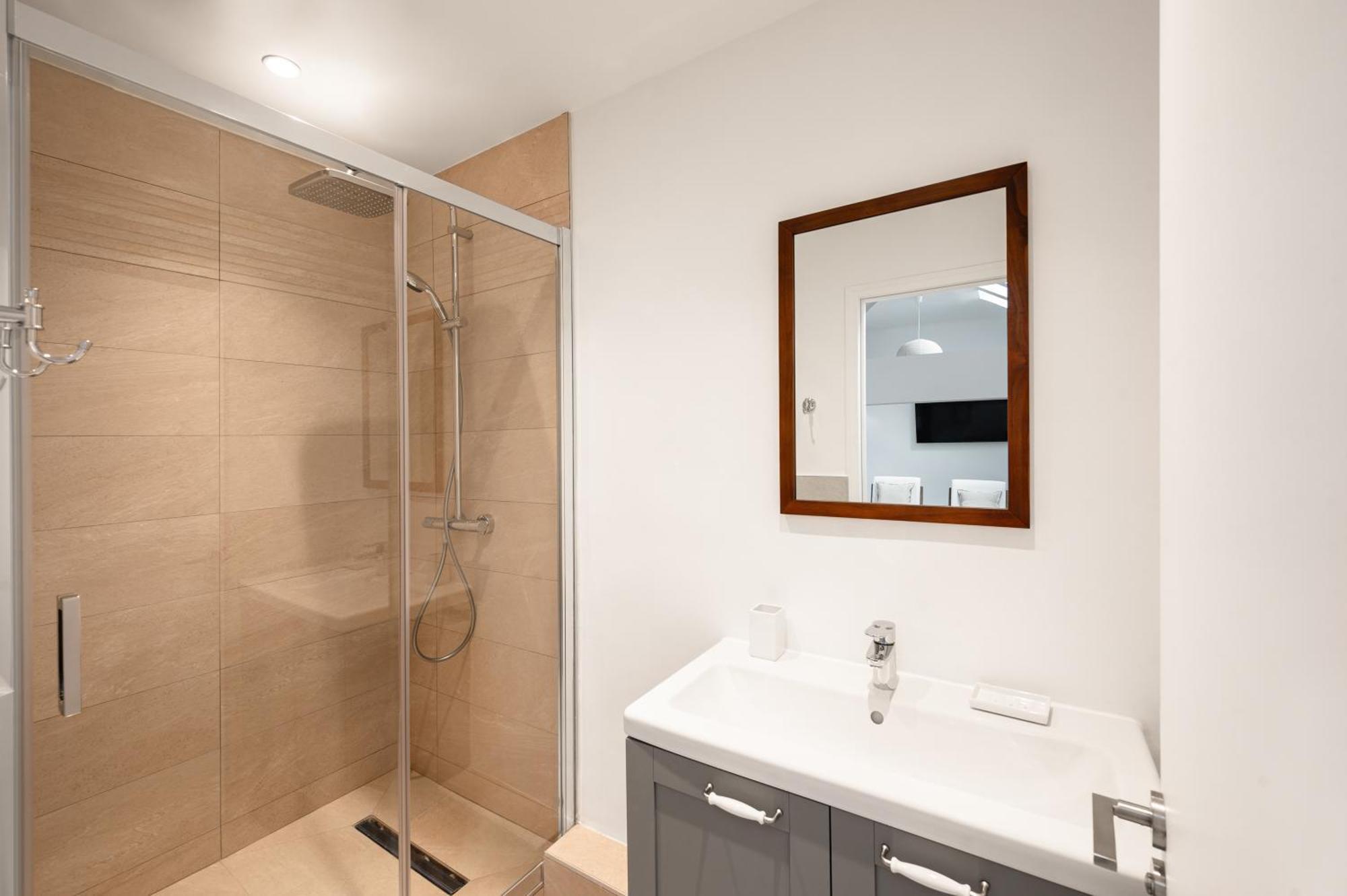 Appartement Luxueux Au Coeur De Saint Germain Des Pres Paris Exterior photo